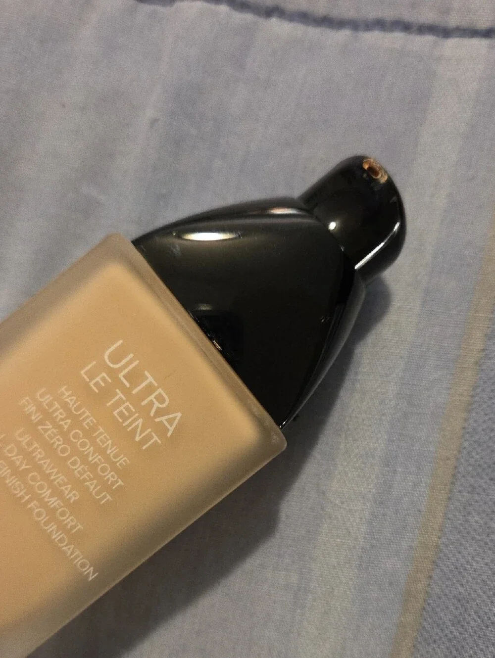 CHANEL Ultra Le Teint Foundation B10 — Black & Gold Packaging